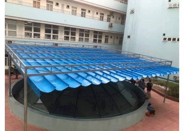 Mái che trường học